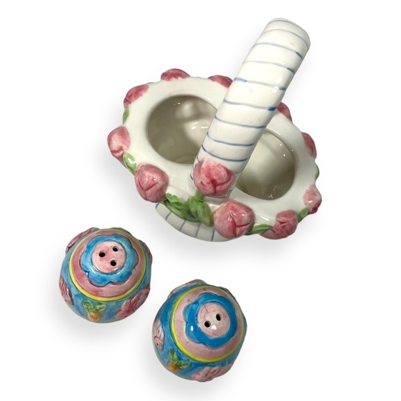 Easter Eggs in Basket Salt & Pepper Shakers Tulips Holiday Spring Ceramic 6” H - Picture 6 of 9